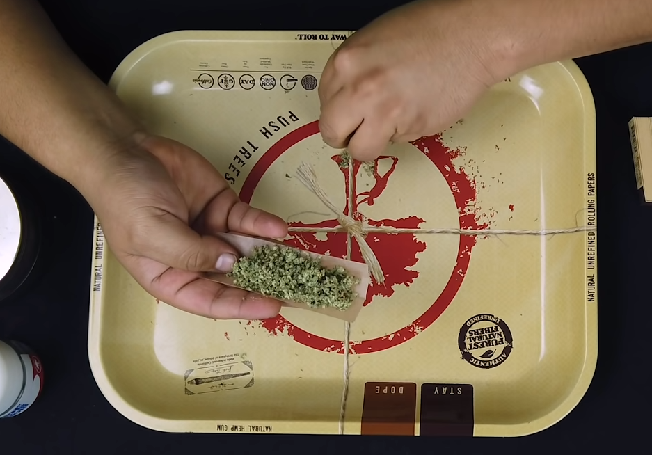 Preparing The Cannabis For Rolling