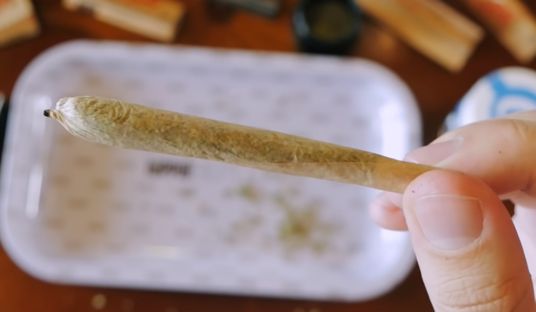 How To Make Your Own Flavored Rolling Papers